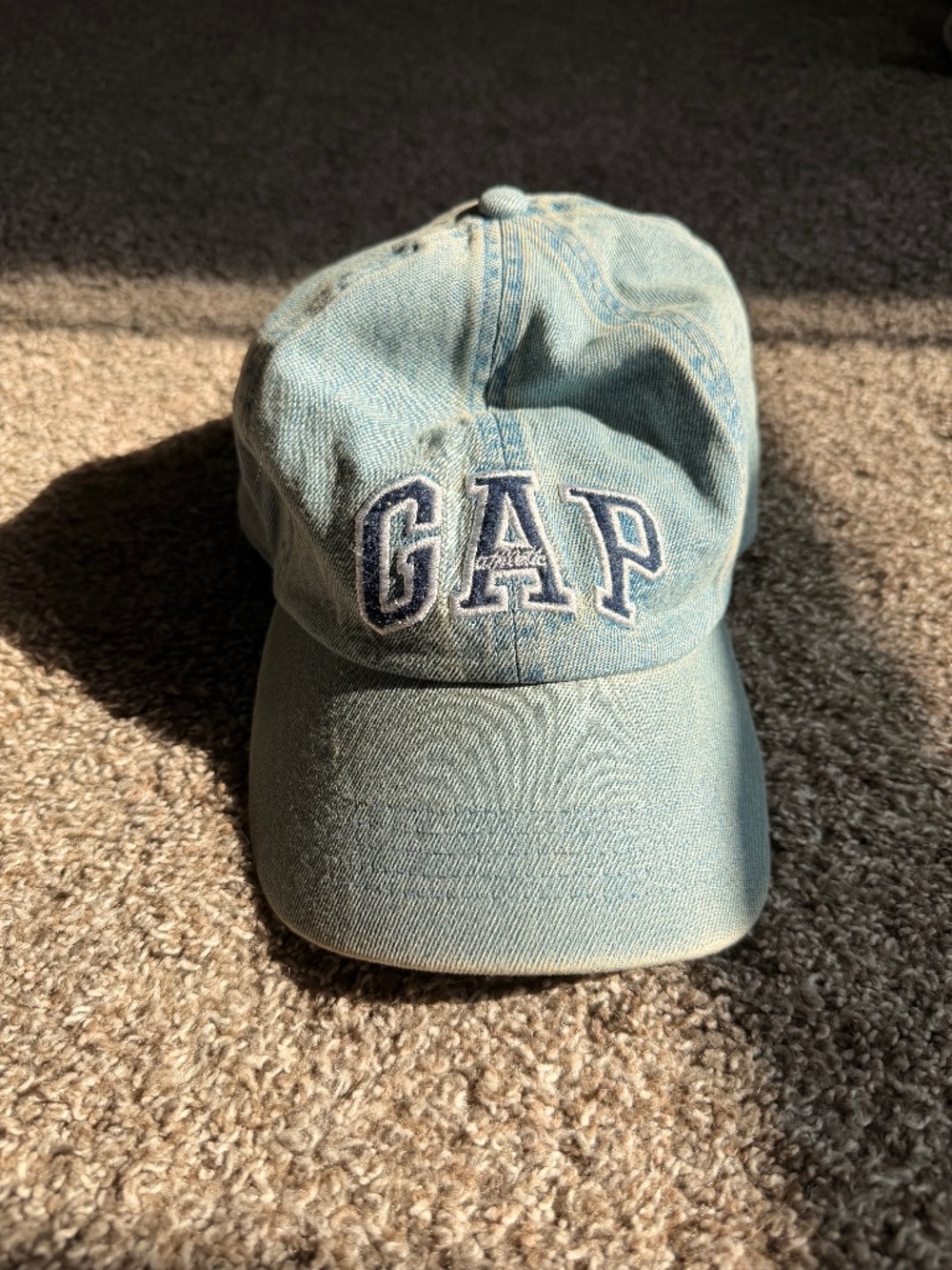 Gap Athletic Arc Logo Light Wash Denim Cap